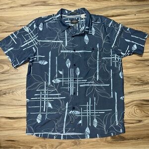 Quicksilver Waterman Collection Men’s Navy Floral Short Sleeve Shirt